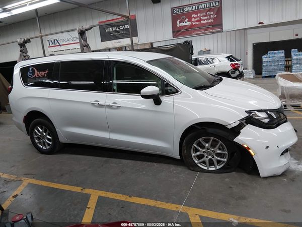 2023 CHRYSLER VOYAGER LX