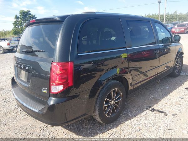 2017 DODGE GRAND CARAVAN SXT — I4