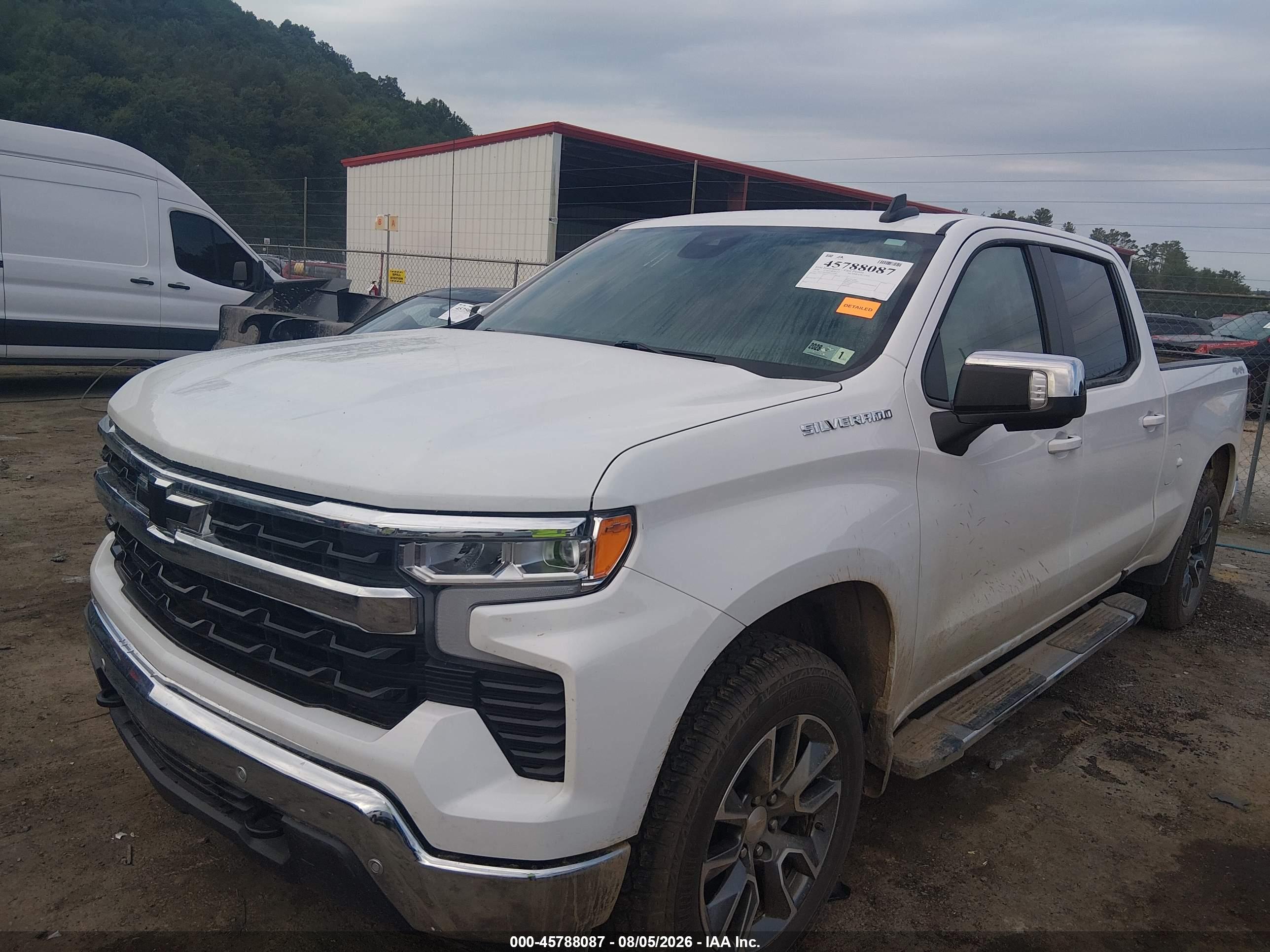 2024 CHEVROLET SILVERADO 1500 4WD  STANDARD BED LT — I2