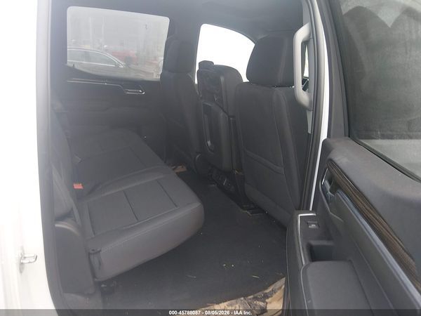 2024 CHEVROLET SILVERADO 1500 4WD  STANDARD BED LT — I8
