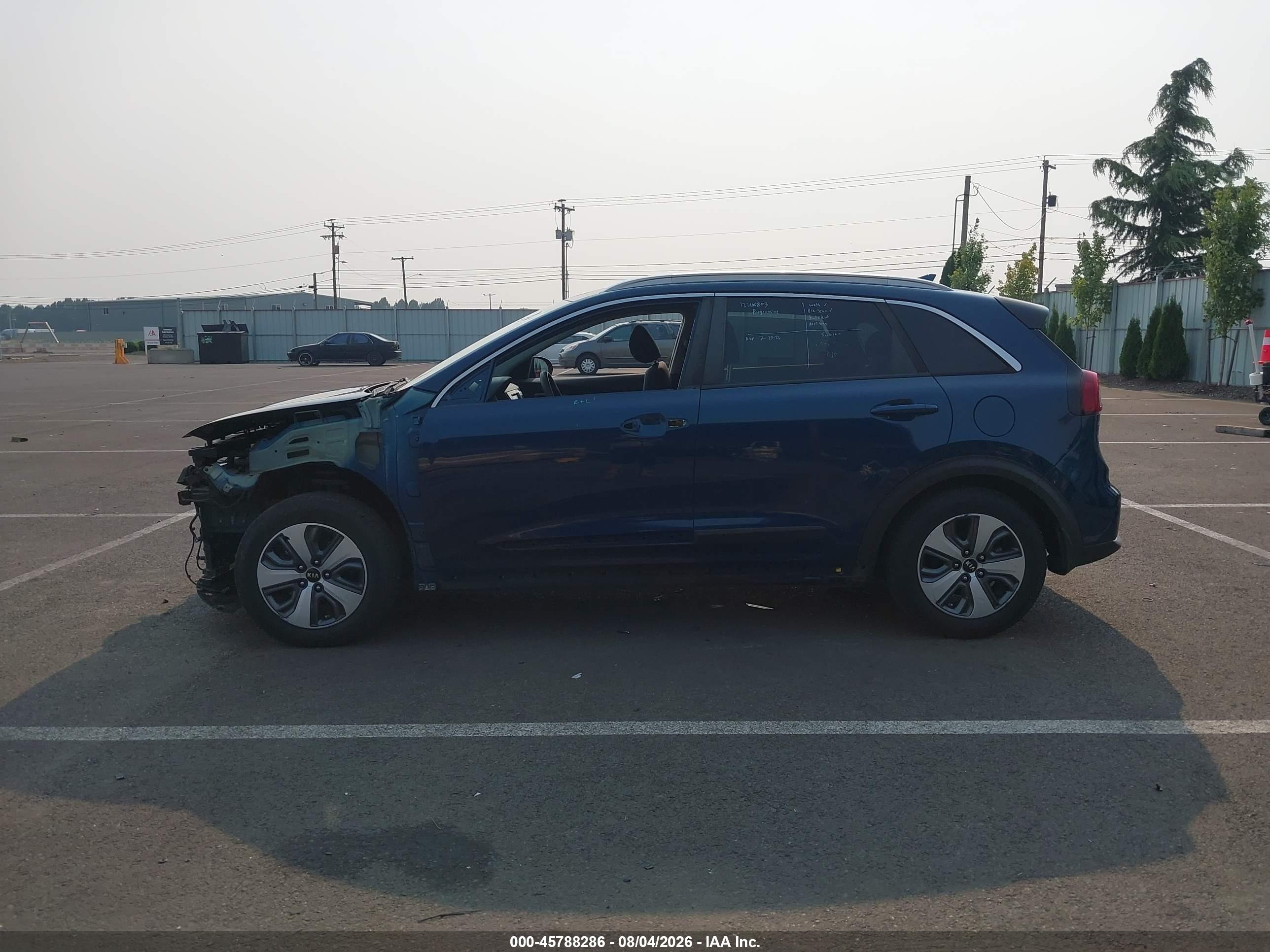 2018 KIA NIRO LX
