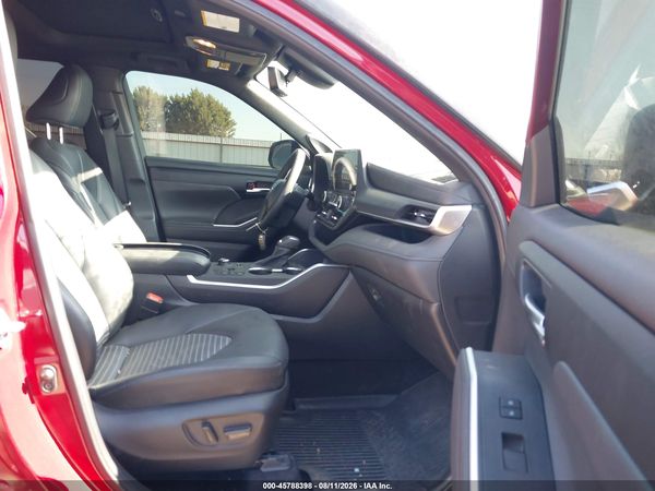 2024 TOYOTA HIGHLANDER XSE