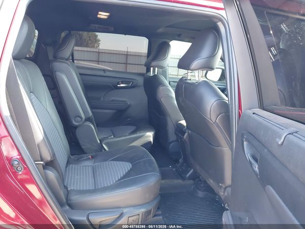2024 TOYOTA HIGHLANDER XSE