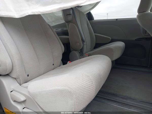 2013 TOYOTA SIENNA LE V6 8 PASSENGER