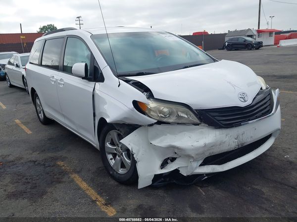 2013 TOYOTA SIENNA LE V6 8 PASSENGER