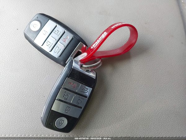 2017 KIA SEDONA LX