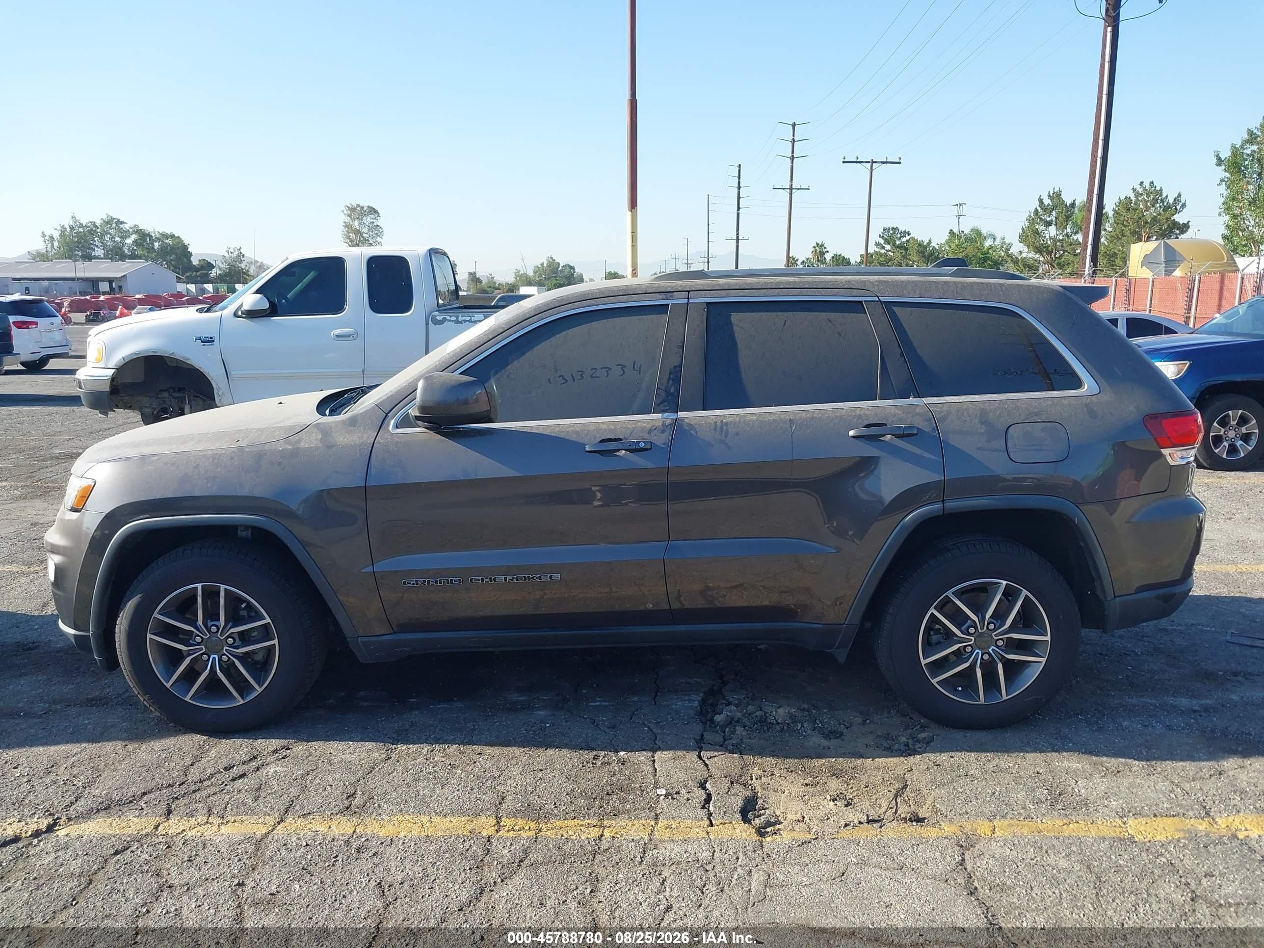 2020 JEEP GRAND CHEROKEE LAREDO E 4X2