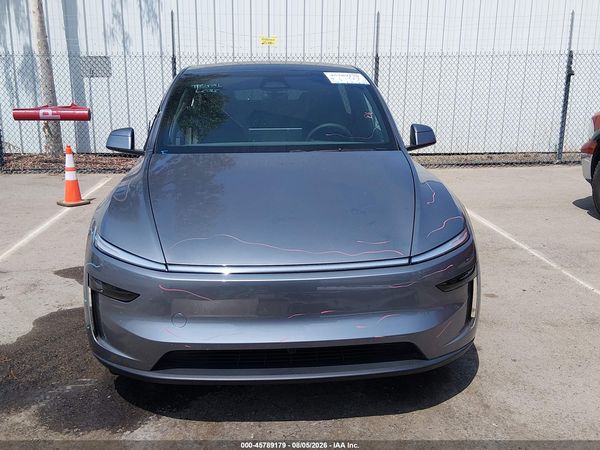 2026 TESLA MODEL Y
