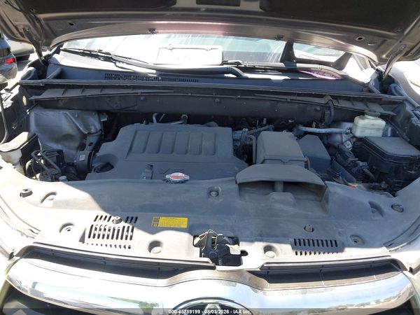 2016 TOYOTA HIGHLANDER LE V6