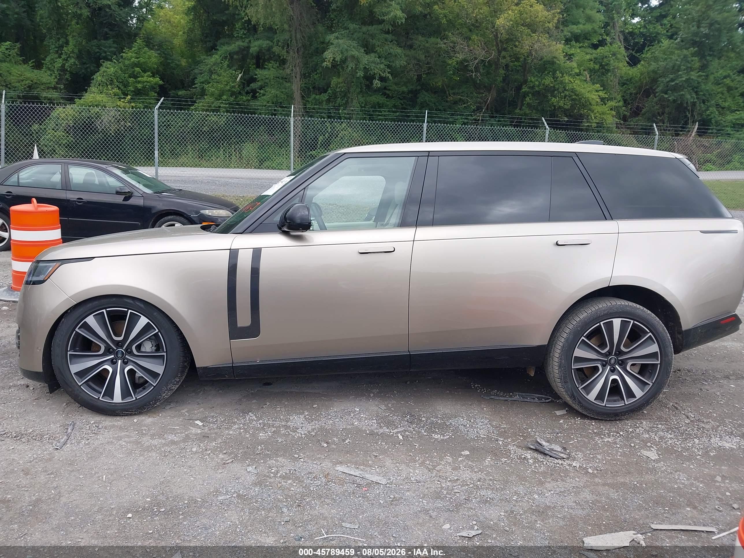 2025 LAND ROVER RANGE ROVER P530 SE 7 SEAT