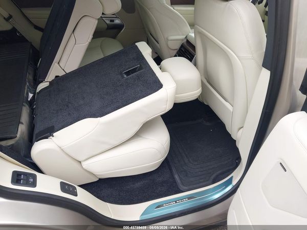 2025 LAND ROVER RANGE ROVER P530 SE 7 SEAT
