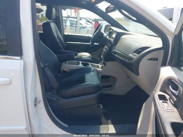 2017 DODGE GRAND CARAVAN SXT — I5