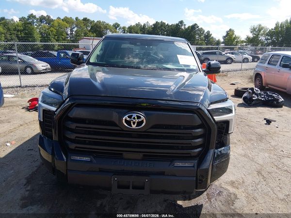 2023 TOYOTA TUNDRA SR5
