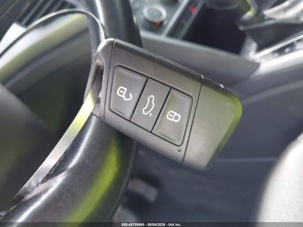 2018 VOLKSWAGEN ATLAS 3.6L V6 SE — I11