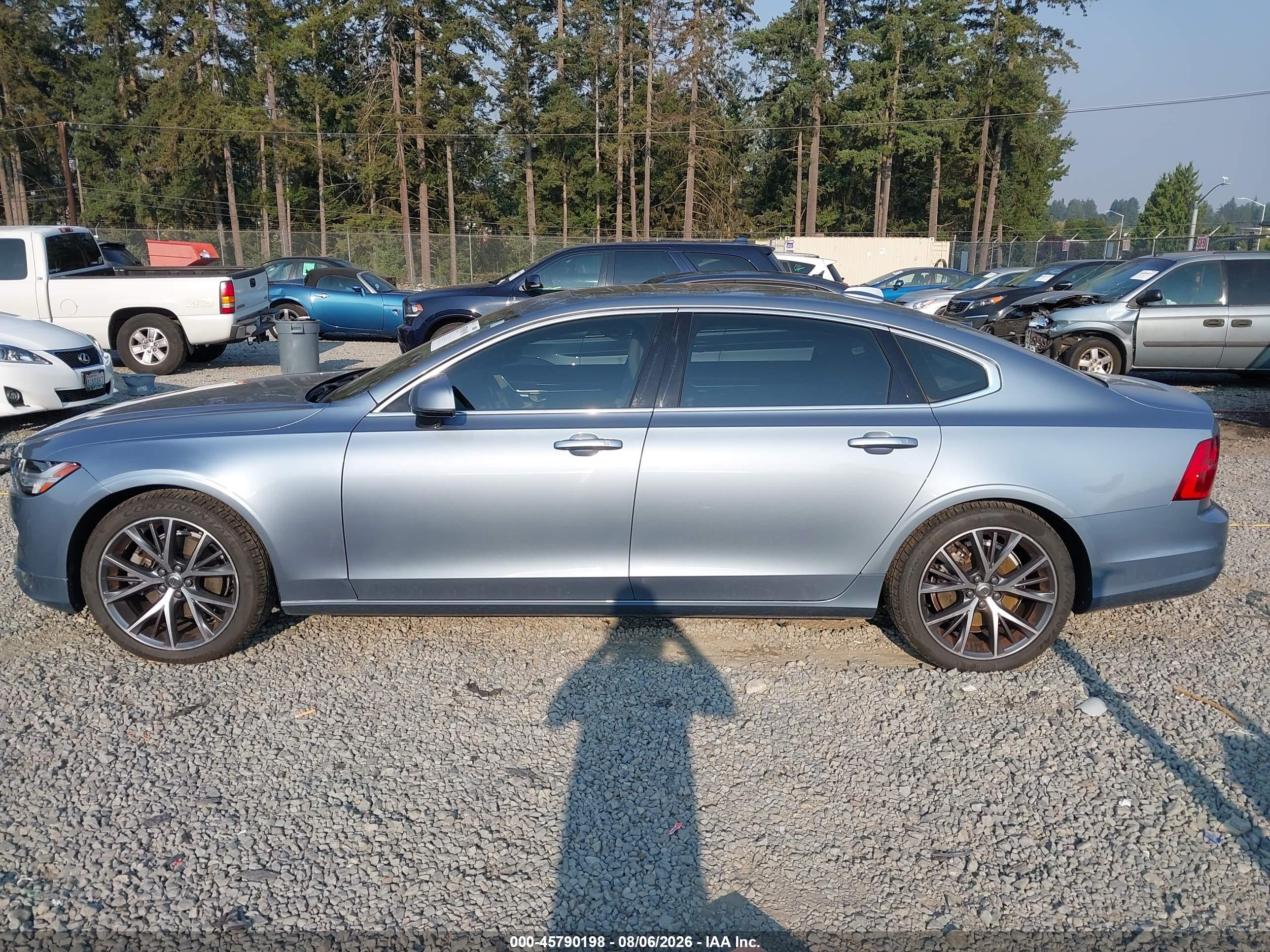 2018 VOLVO S90 T5 MOMENTUM