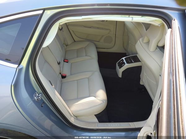 2018 VOLVO S90 T5 MOMENTUM