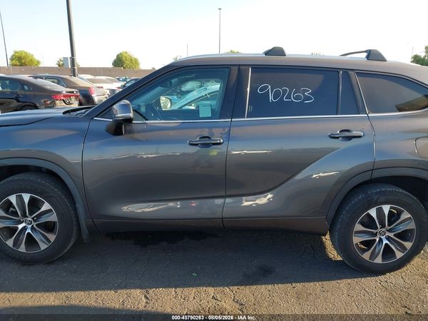 2022 TOYOTA HIGHLANDER