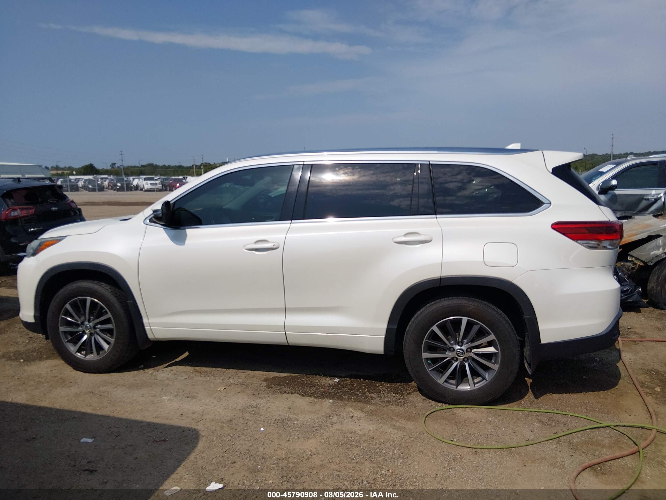 2018 TOYOTA HIGHLANDER XLE