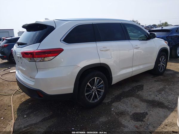 2018 TOYOTA HIGHLANDER XLE