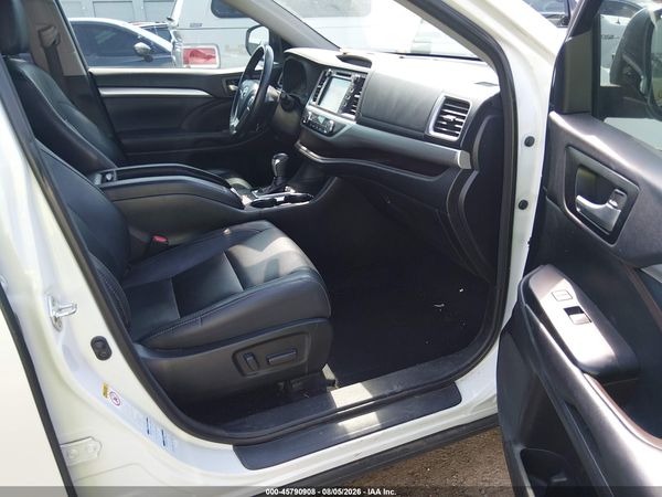 2018 TOYOTA HIGHLANDER XLE