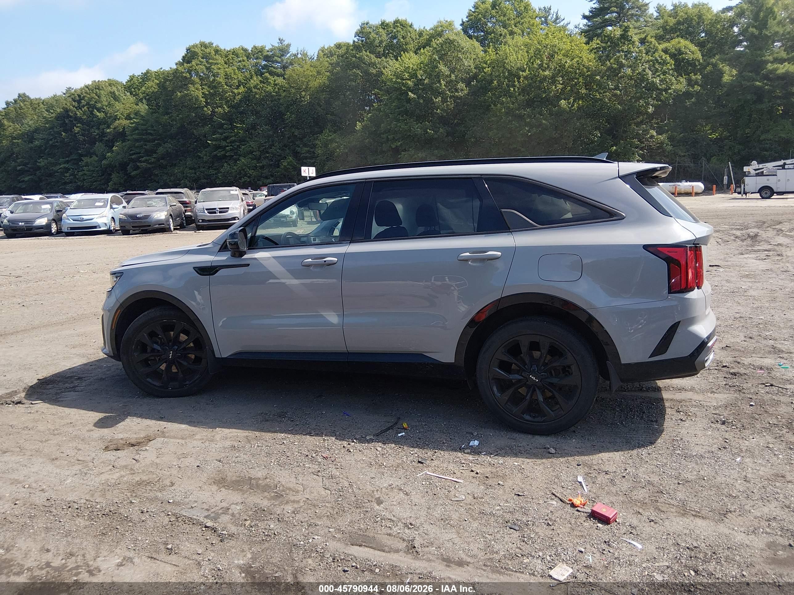 2022 KIA SORENTO SX