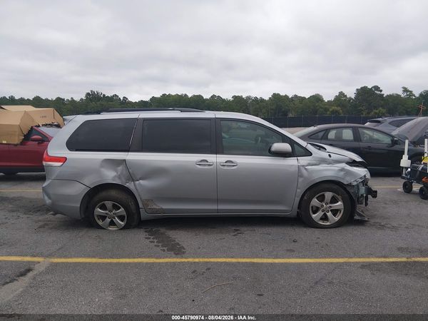 2014 TOYOTA SIENNA LE V6 8 PASSENGER