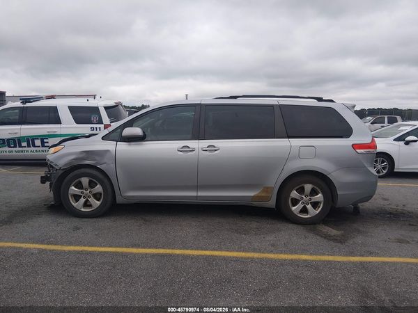 2014 TOYOTA SIENNA LE V6 8 PASSENGER