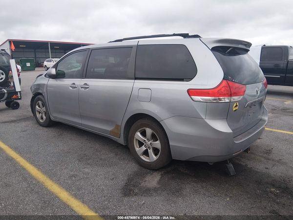 2014 TOYOTA SIENNA LE V6 8 PASSENGER
