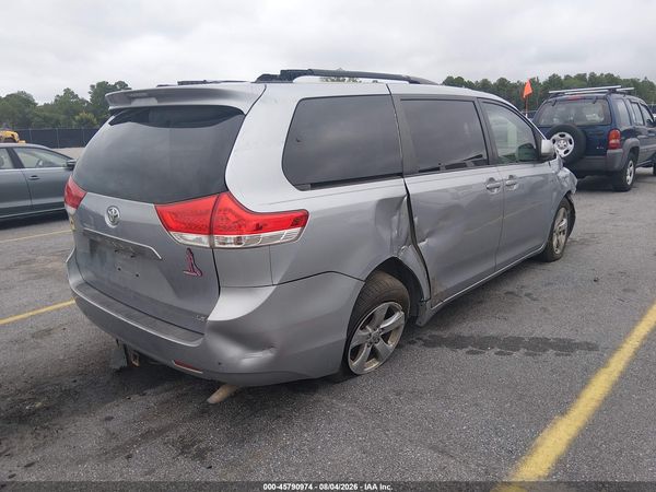 2014 TOYOTA SIENNA LE V6 8 PASSENGER
