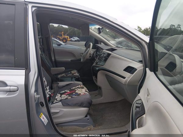 2014 TOYOTA SIENNA LE V6 8 PASSENGER