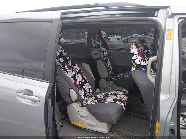 2014 TOYOTA SIENNA LE V6 8 PASSENGER