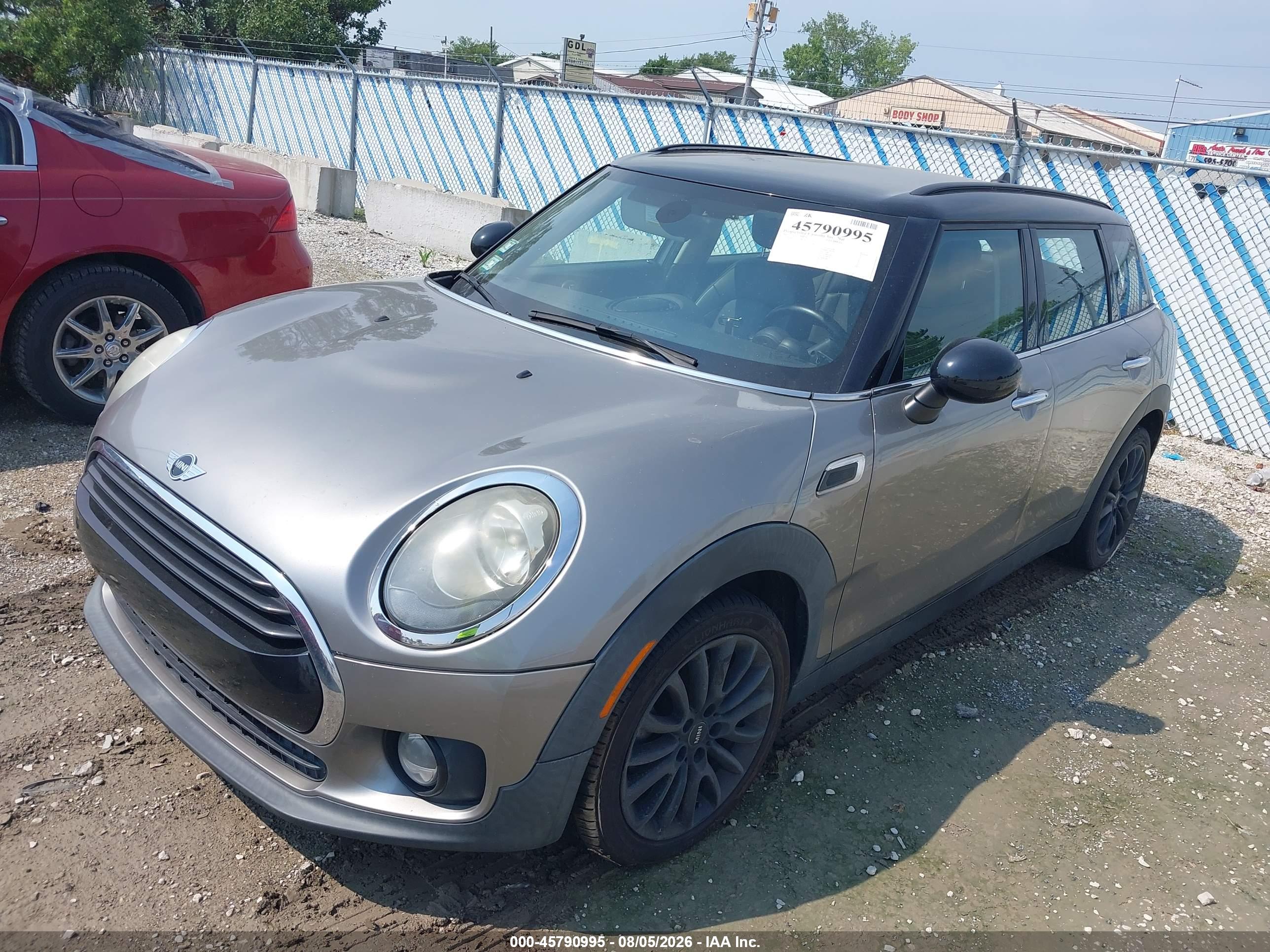 2017 MINI CLUBMAN COOPER