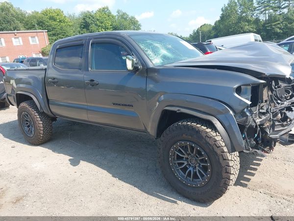 2017 TOYOTA TACOMA SR5 V6