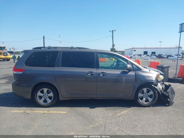 2012 TOYOTA SIENNA LE V6 8 PASSENGER