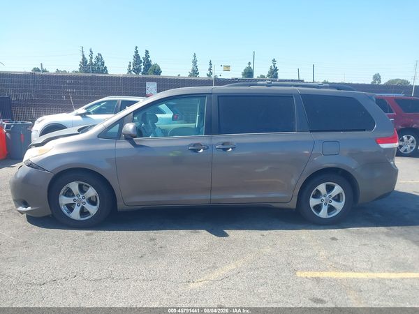 2012 TOYOTA SIENNA LE V6 8 PASSENGER