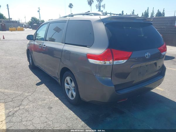 2012 TOYOTA SIENNA LE V6 8 PASSENGER