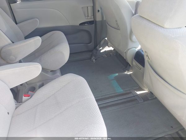 2012 TOYOTA SIENNA LE V6 8 PASSENGER