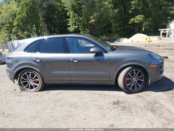 2025 PORSCHE CAYENNE E-HYBRID S