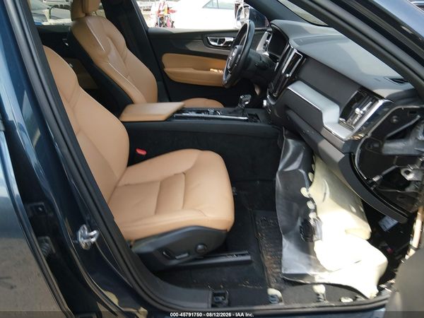 2019 VOLVO XC60 T6 MOMENTUM