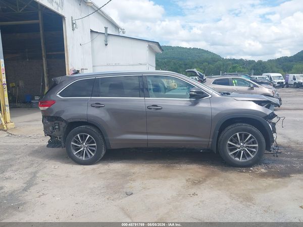2017 TOYOTA HIGHLANDER XLE