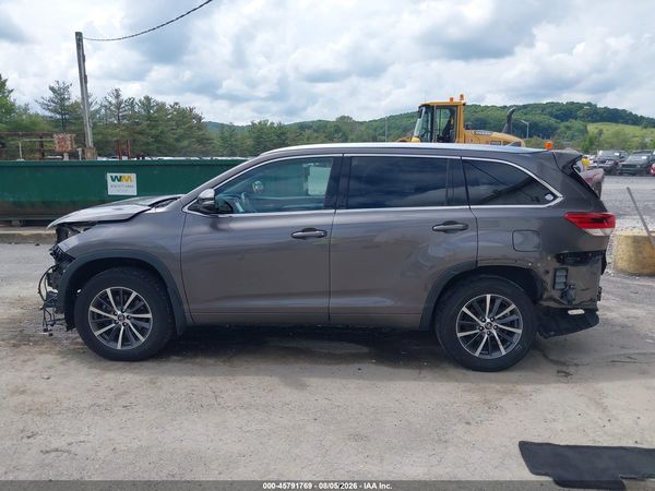 2017 TOYOTA HIGHLANDER XLE