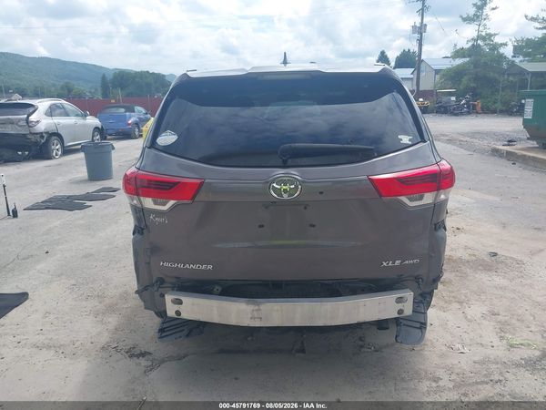 2017 TOYOTA HIGHLANDER XLE