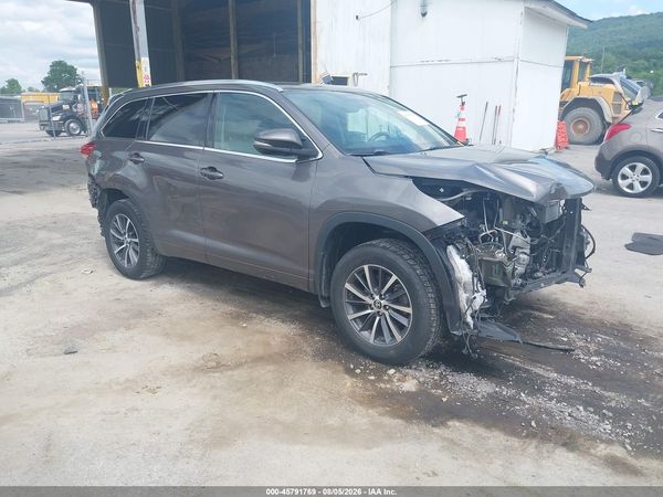 2017 TOYOTA HIGHLANDER XLE