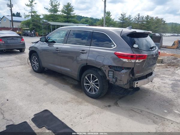 2017 TOYOTA HIGHLANDER XLE