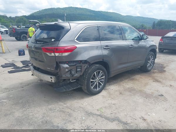 2017 TOYOTA HIGHLANDER XLE