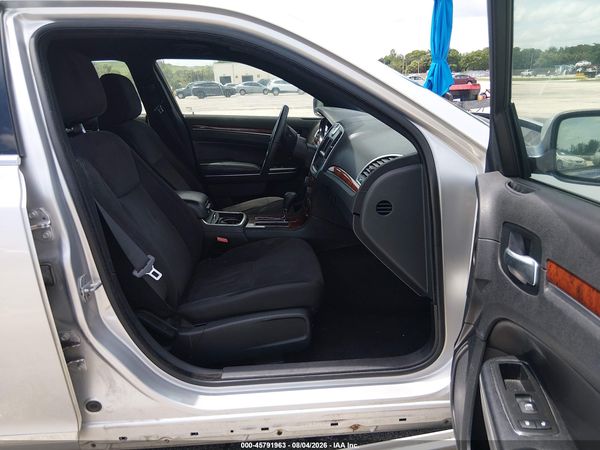 2012 CHRYSLER 300 Base/Limited