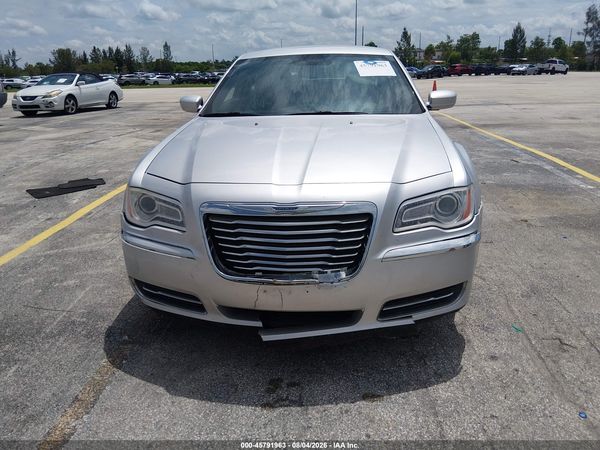 2012 CHRYSLER 300 Base/Limited