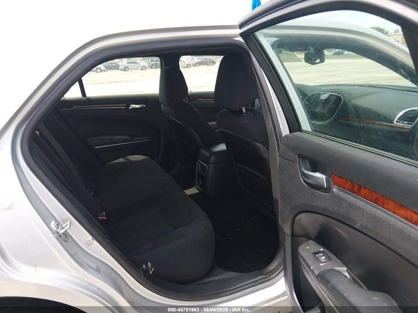 2012 CHRYSLER 300 Base/Limited