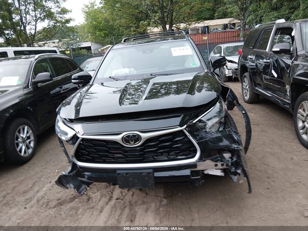 2020 TOYOTA HIGHLANDER LE