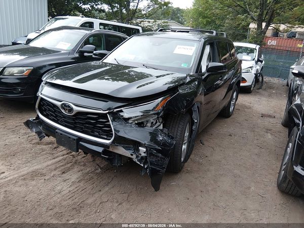 2020 TOYOTA HIGHLANDER LE